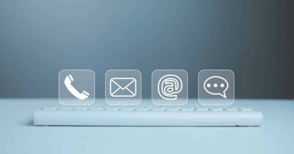 data contact API enrichissement données de contact B2B